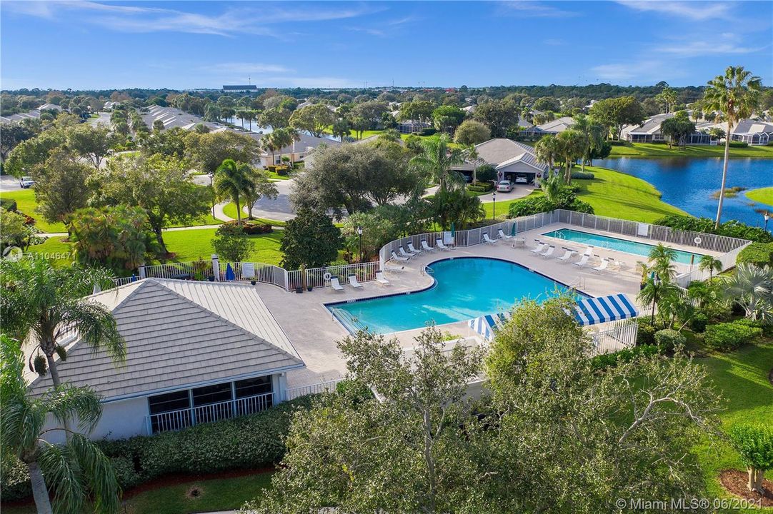 最近售出: $215,000 (2 贝兹, 2 浴室, 1152 平方英尺)