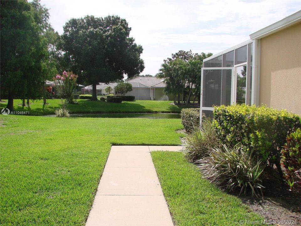 最近售出: $215,000 (2 贝兹, 2 浴室, 1152 平方英尺)