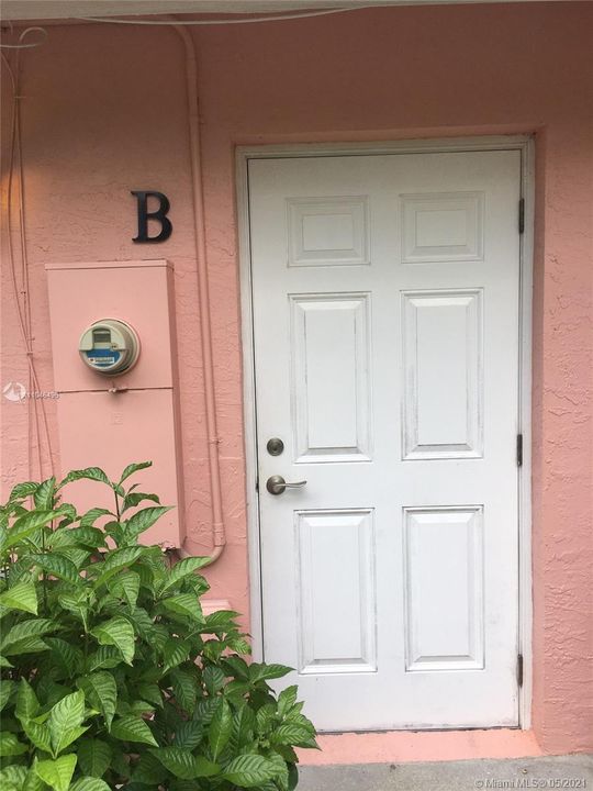 Recently Rented: $2,200 (1 beds, 1 baths, 1805 Square Feet)