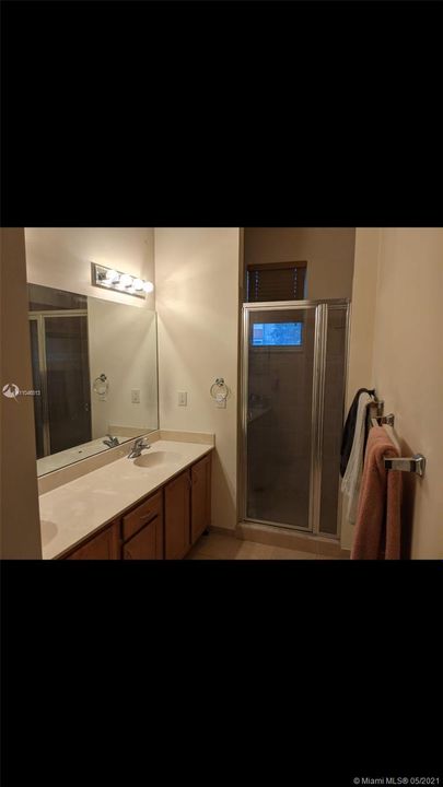 Recently Rented: $1,900 (2 beds, 2 baths, 1425 Square Feet)