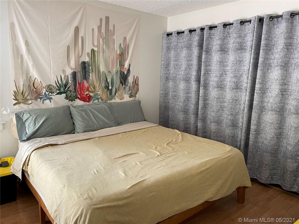 Recently Rented: $1,900 (2 beds, 1 baths, 1067 Square Feet)