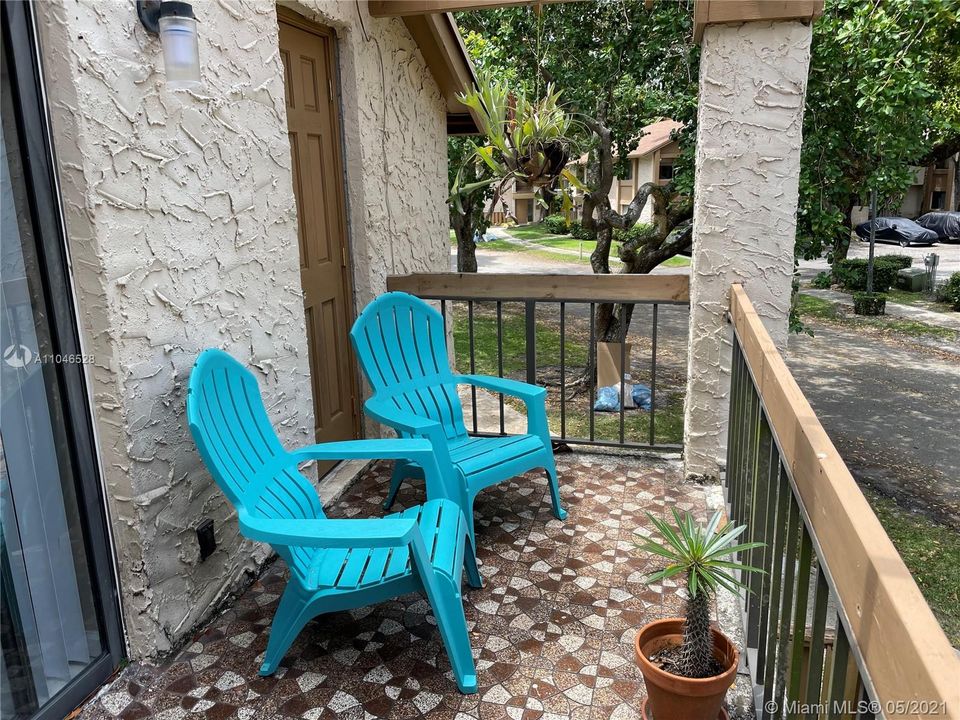 Recently Rented: $1,900 (2 beds, 1 baths, 1067 Square Feet)