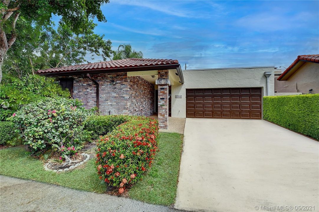 Recently Sold: $529,000 (3 beds, 2 baths, 2101 Square Feet)