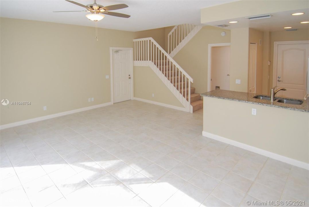 Недавно арендовано: $2,750 (3 спален, 2 ванн, 1298 Квадратных фут)