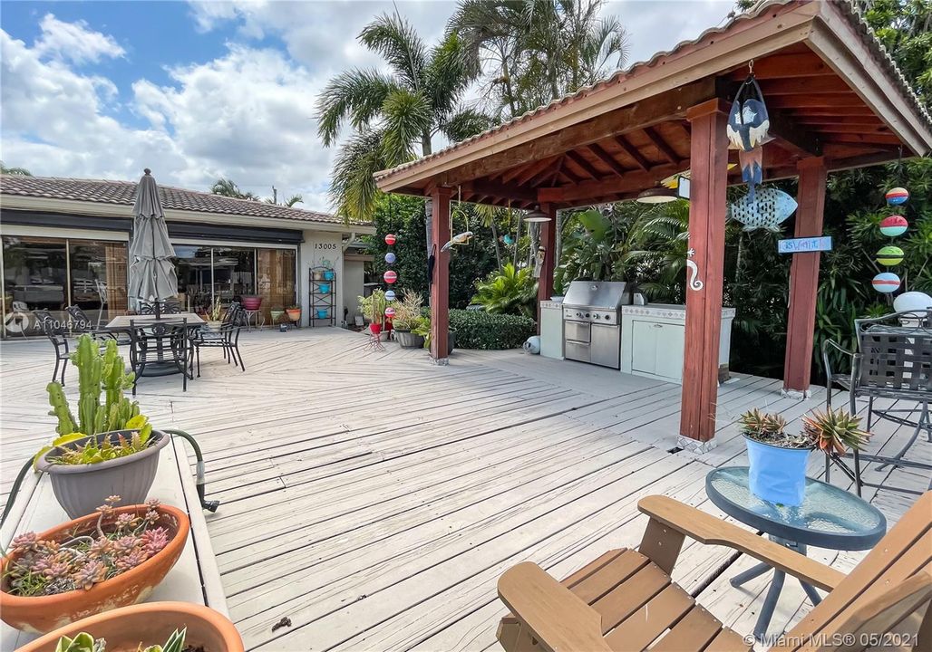 Recently Sold: $1,800,000 (3 beds, 3 baths, 3263 Square Feet)