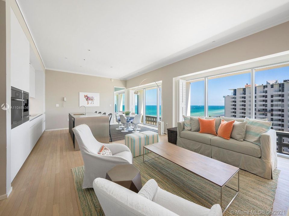 Recently Sold: $3,000,000 (2 beds, 2 baths, 1493 Square Feet)