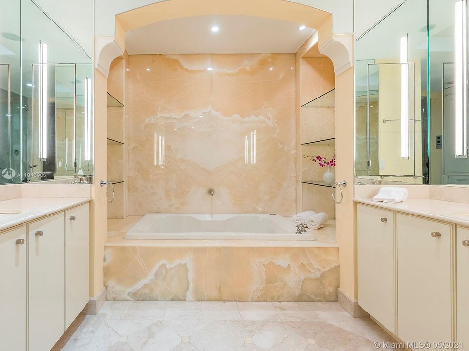 Недавно арендовано: $25,000 (3 спален, 2 ванн, 3335 Квадратных фут)