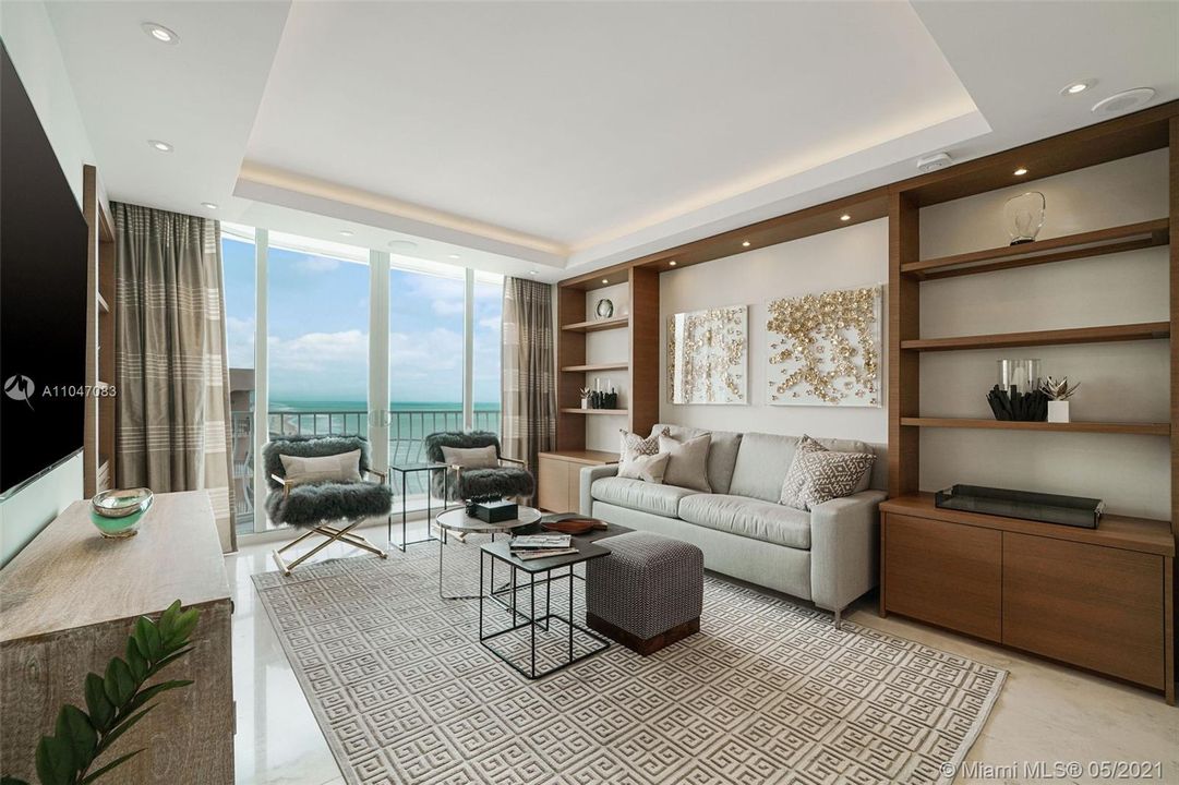 Recently Sold: $4,595,000 (4 beds, 3 baths, 3300 Square Feet)