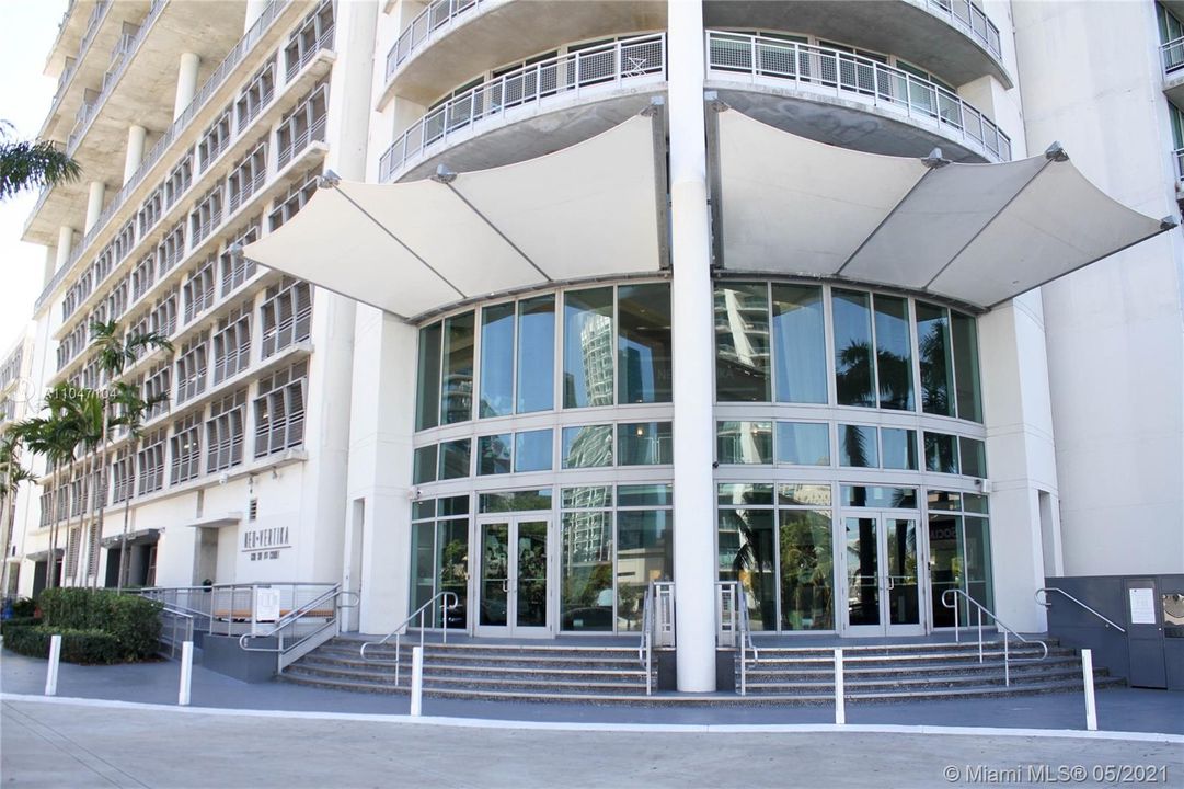 最近租的: $2,400 (1 贝兹, 1 浴室, 795 平方英尺)