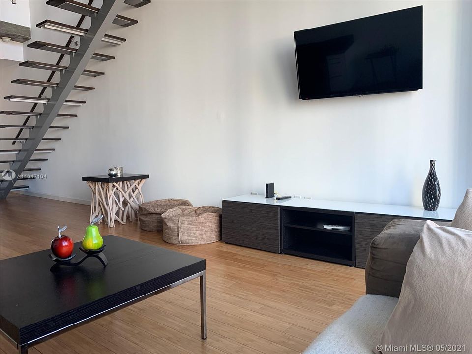 最近租的: $2,400 (1 贝兹, 1 浴室, 795 平方英尺)