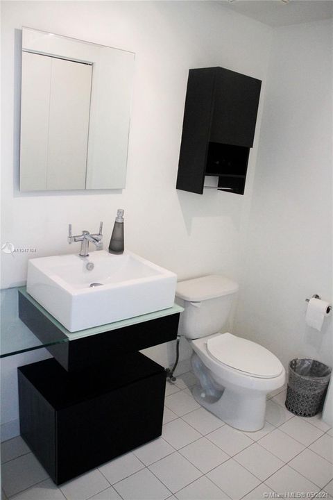 最近租的: $2,400 (1 贝兹, 1 浴室, 795 平方英尺)