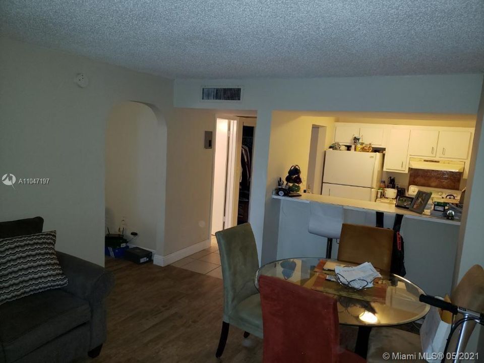 Recently Rented: $1,100 (1 beds, 1 baths, 543 Square Feet)