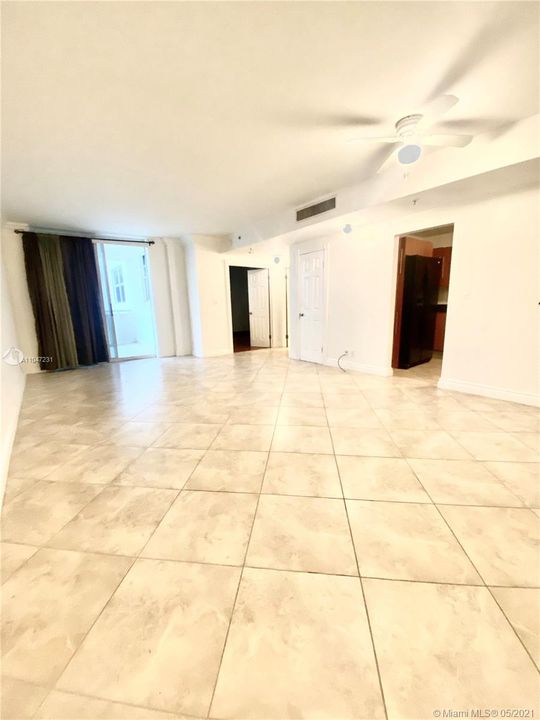 Recently Rented: $1,750 (1 beds, 1 baths, 816 Square Feet)