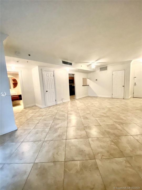 Recently Rented: $1,750 (1 beds, 1 baths, 816 Square Feet)