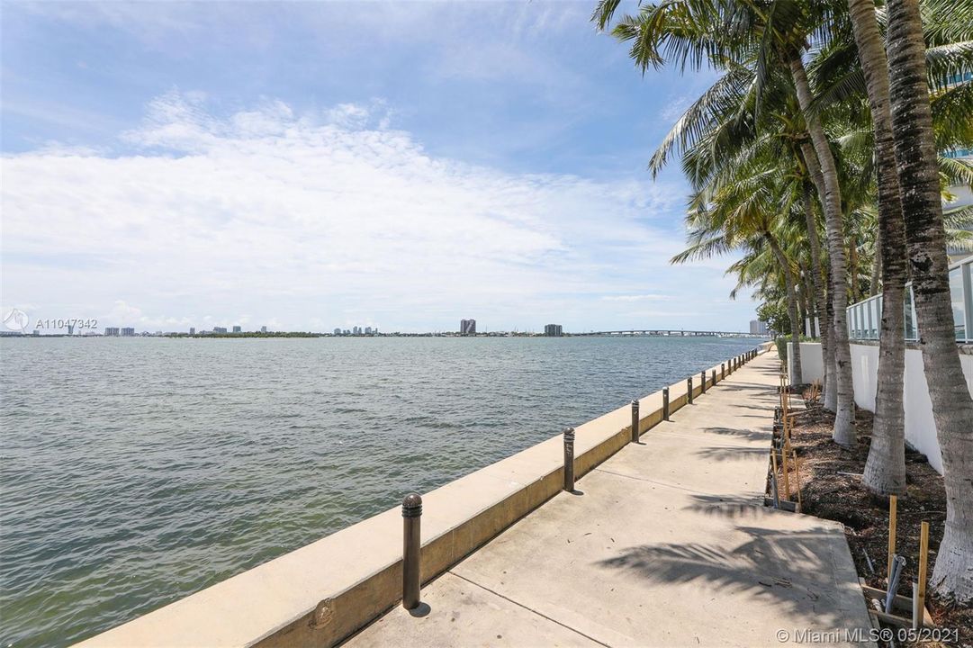 Recently Sold: $725,000 (3 beds, 3 baths, 1680 Square Feet)