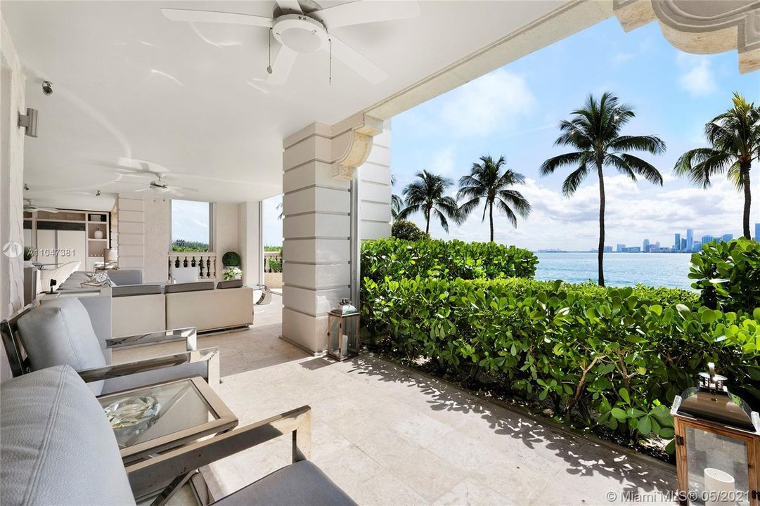 Recently Sold: $8,500,000 (5 beds, 5 baths, 6260 Square Feet)