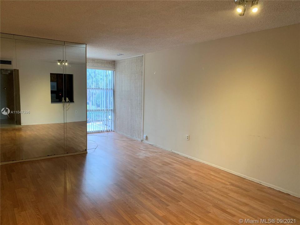 Recently Sold: $149,000 (1 beds, 1 baths, 536 Square Feet)