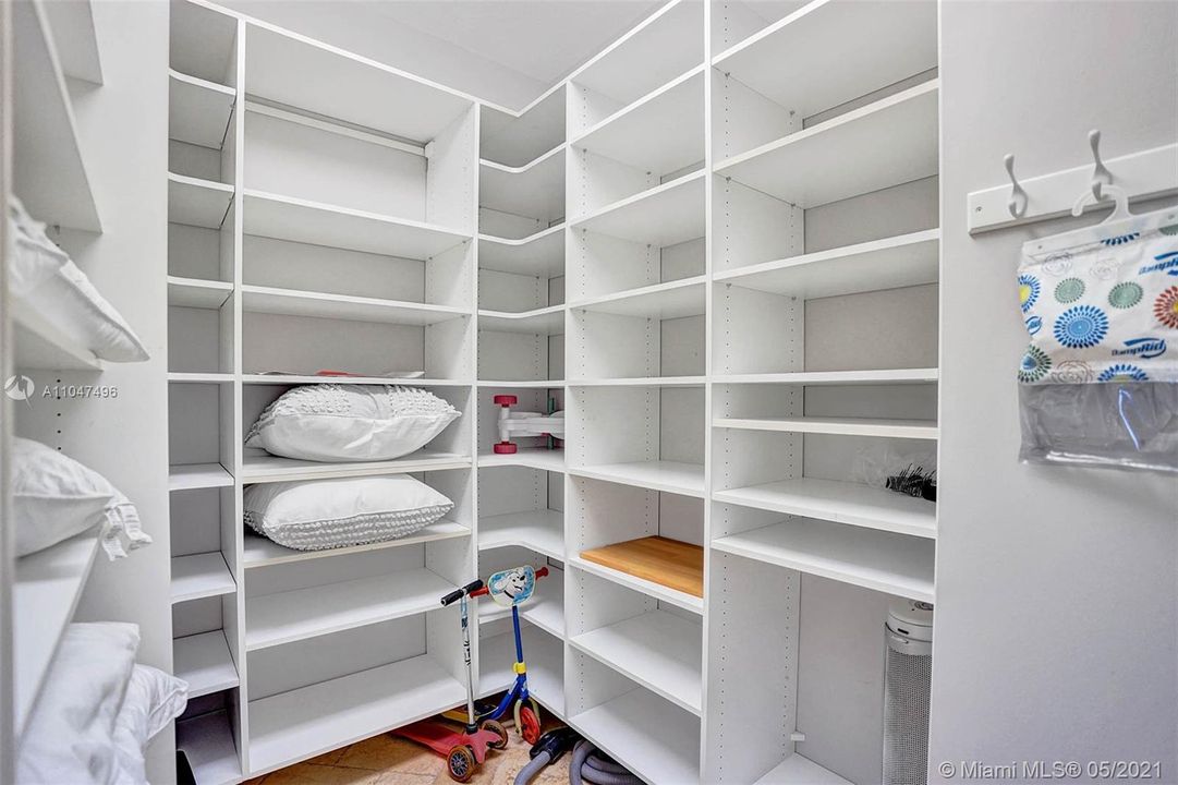 Недавно арендовано: $25,000 (6 спален, 7 ванн, 9269 Квадратных фут)