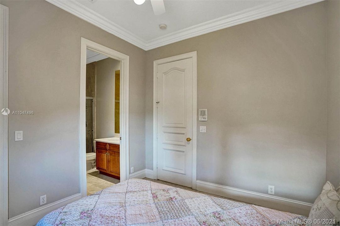 Недавно арендовано: $25,000 (6 спален, 7 ванн, 9269 Квадратных фут)