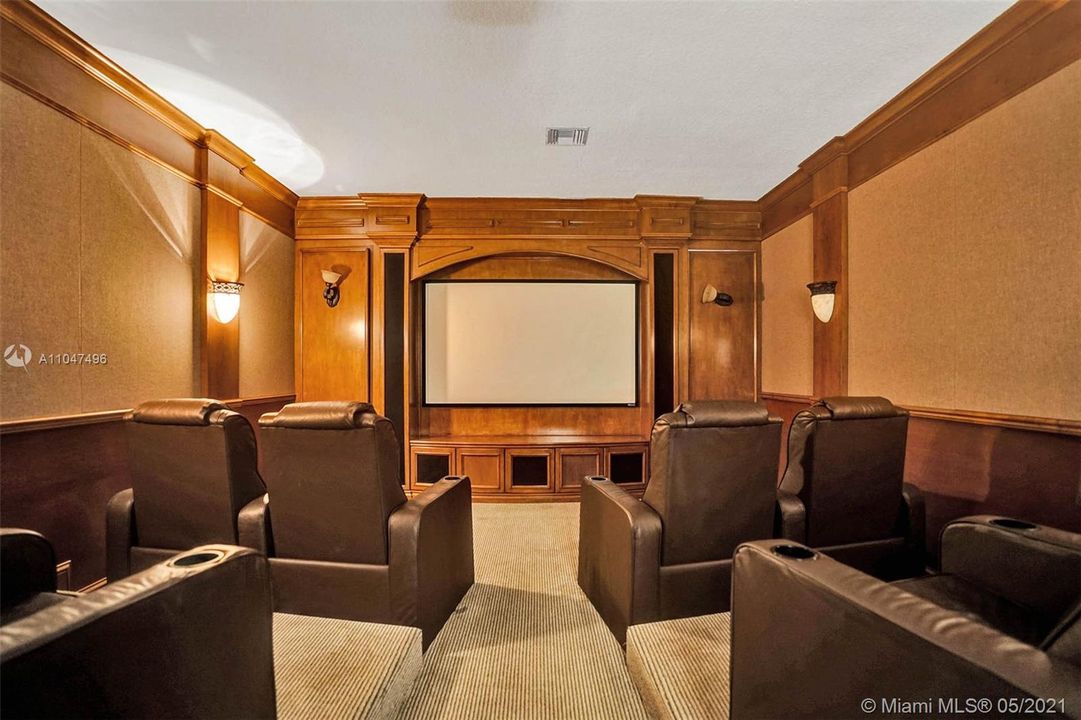 Недавно арендовано: $25,000 (6 спален, 7 ванн, 9269 Квадратных фут)