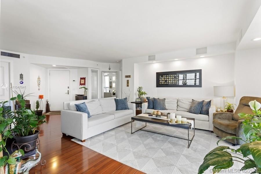 Recently Sold: $497,000 (2 beds, 2 baths, 1380 Square Feet)