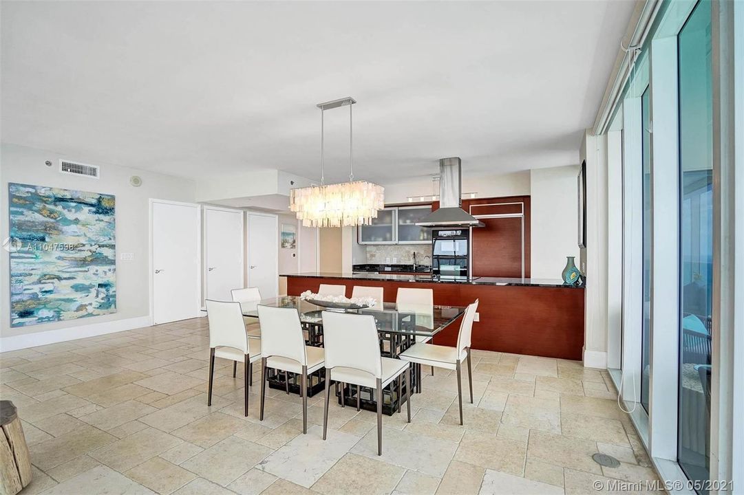 Recently Sold: $1,799,000 (3 beds, 3 baths, 2065 Square Feet)
