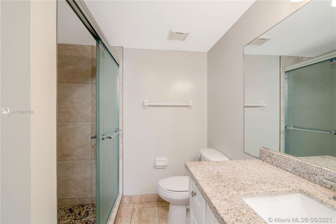 Recently Sold: $179,900 (2 beds, 2 baths, 1080 Square Feet)