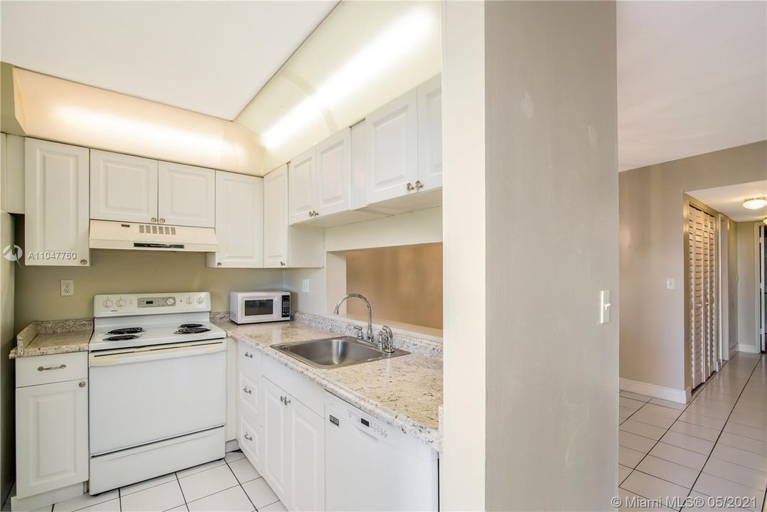 Recently Sold: $179,900 (2 beds, 2 baths, 1080 Square Feet)