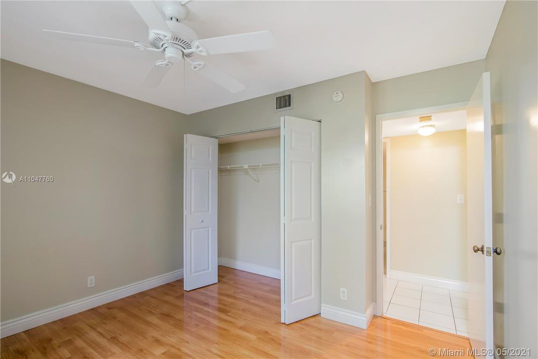 Recently Sold: $179,900 (2 beds, 2 baths, 1080 Square Feet)