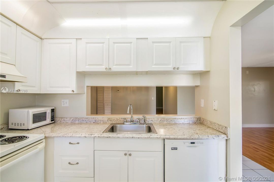 Recently Sold: $179,900 (2 beds, 2 baths, 1080 Square Feet)