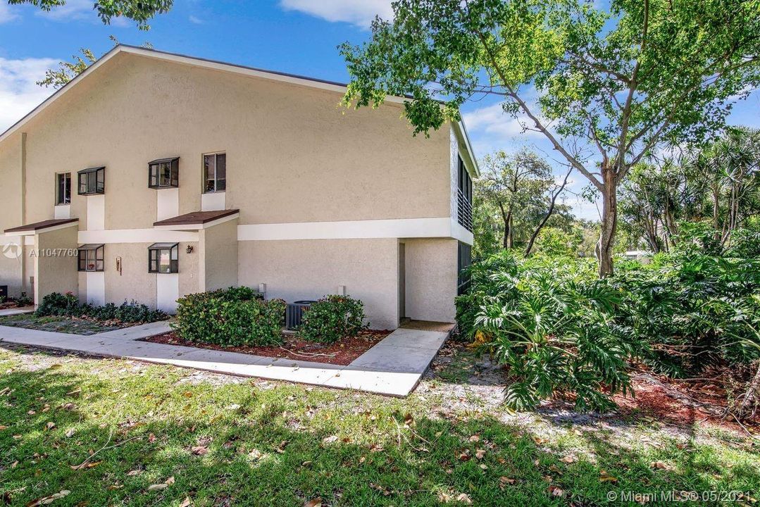 Recently Sold: $179,900 (2 beds, 2 baths, 1080 Square Feet)