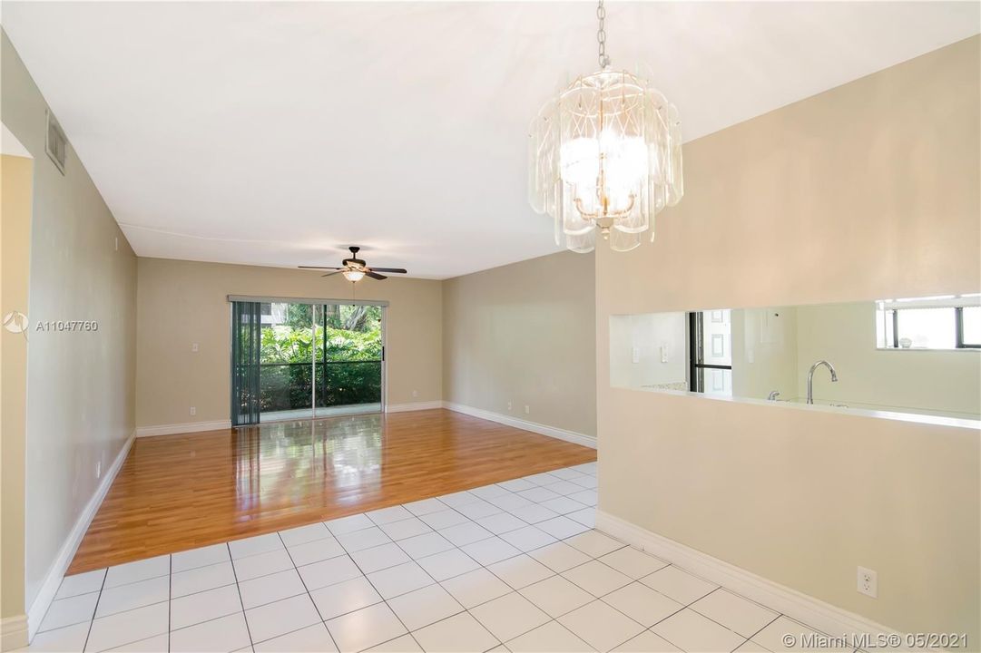 Recently Sold: $179,900 (2 beds, 2 baths, 1080 Square Feet)