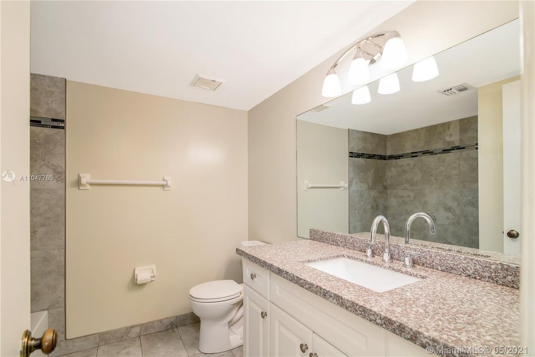 Recently Sold: $179,900 (2 beds, 2 baths, 1080 Square Feet)