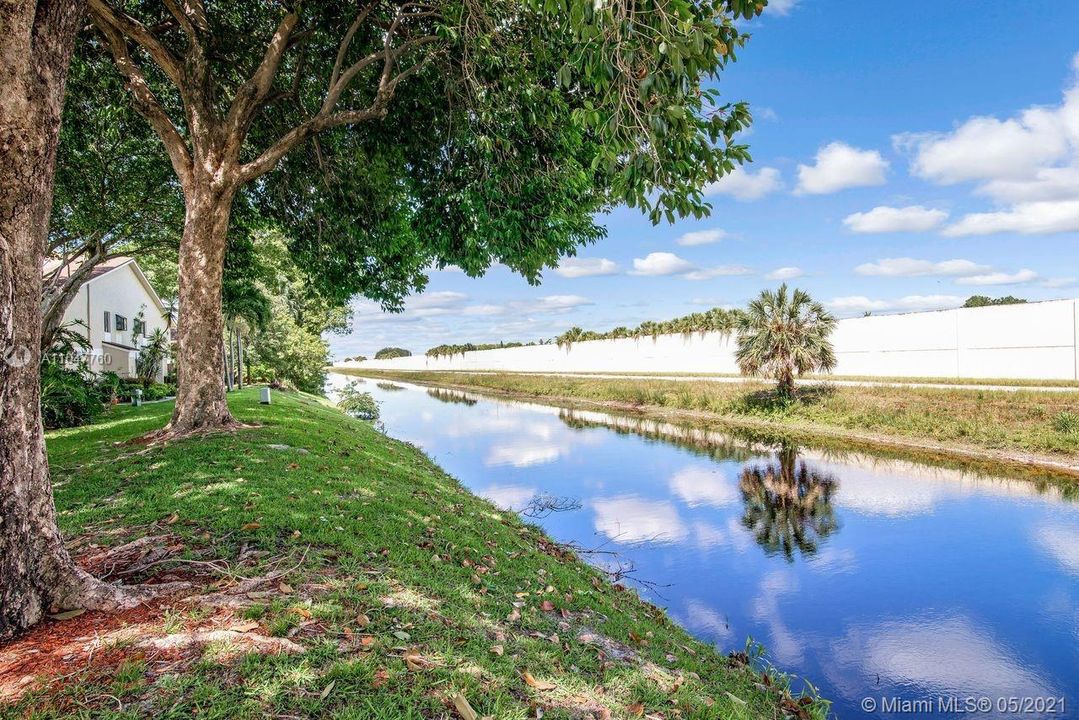 Recently Sold: $179,900 (2 beds, 2 baths, 1080 Square Feet)