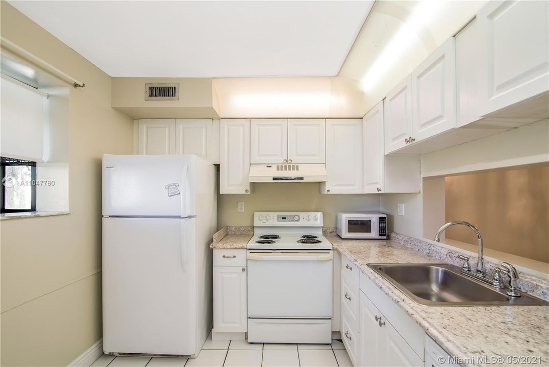 Recently Sold: $179,900 (2 beds, 2 baths, 1080 Square Feet)