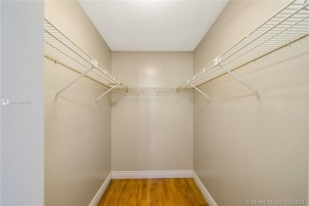 Recently Sold: $179,900 (2 beds, 2 baths, 1080 Square Feet)