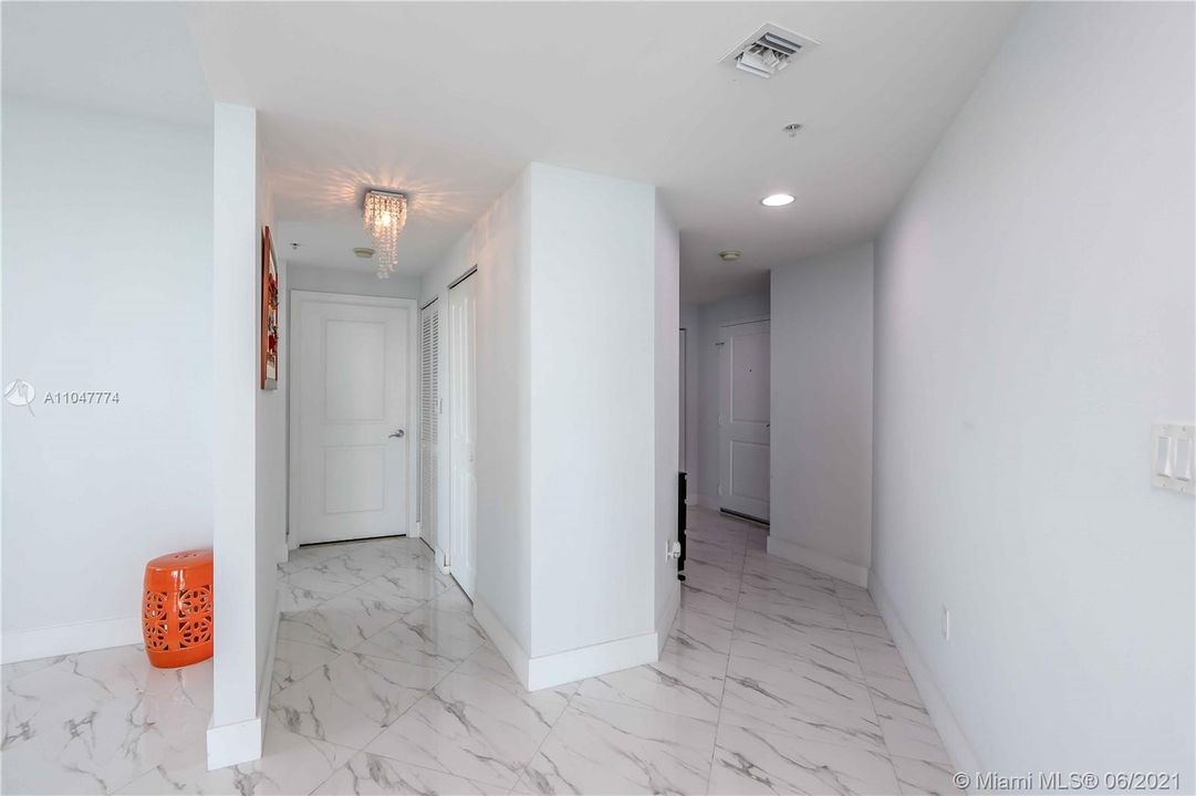 Recently Sold: $524,700 (2 beds, 2 baths, 1552 Square Feet)