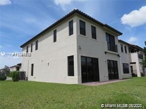 Недавно продано: $525,000 (5 спален, 3 ванн, 2436 Квадратных фут)