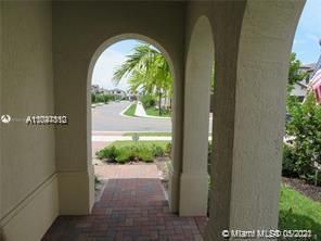 Недавно продано: $525,000 (5 спален, 3 ванн, 2436 Квадратных фут)