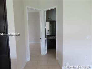 Недавно продано: $525,000 (5 спален, 3 ванн, 2436 Квадратных фут)