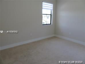 Недавно продано: $525,000 (5 спален, 3 ванн, 2436 Квадратных фут)