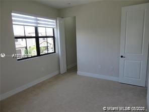 Недавно продано: $525,000 (5 спален, 3 ванн, 2436 Квадратных фут)