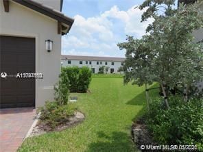 Недавно продано: $525,000 (5 спален, 3 ванн, 2436 Квадратных фут)