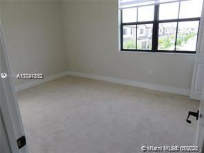 Недавно продано: $525,000 (5 спален, 3 ванн, 2436 Квадратных фут)