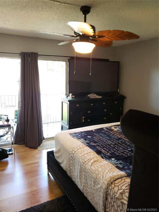 Recently Sold: $115,000 (1 beds, 1 baths, 685 Square Feet)