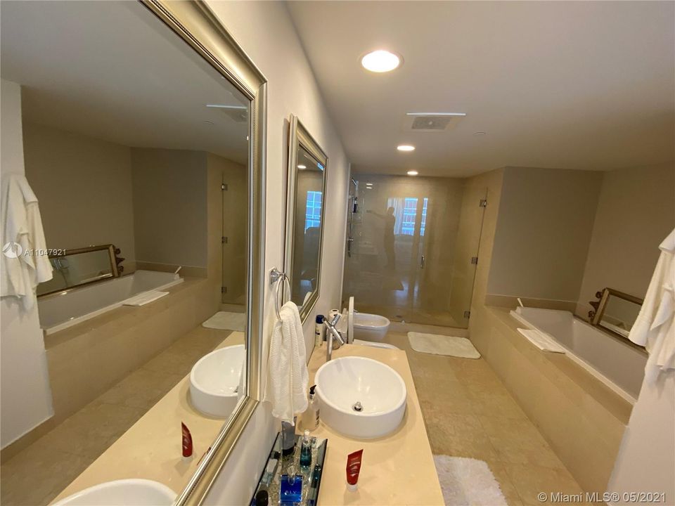 最近租的: $5,900 (2 贝兹, 2 浴室, 1327 平方英尺)