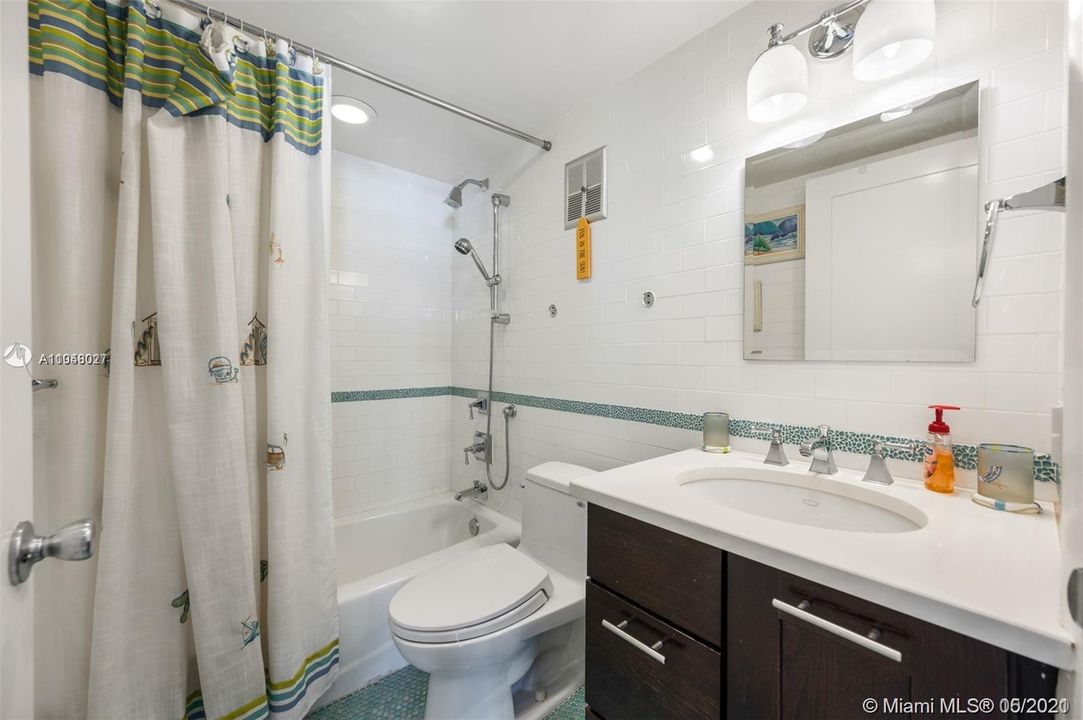 Недавно арендовано: $2,750 (2 спален, 2 ванн, 1085 Квадратных фут)