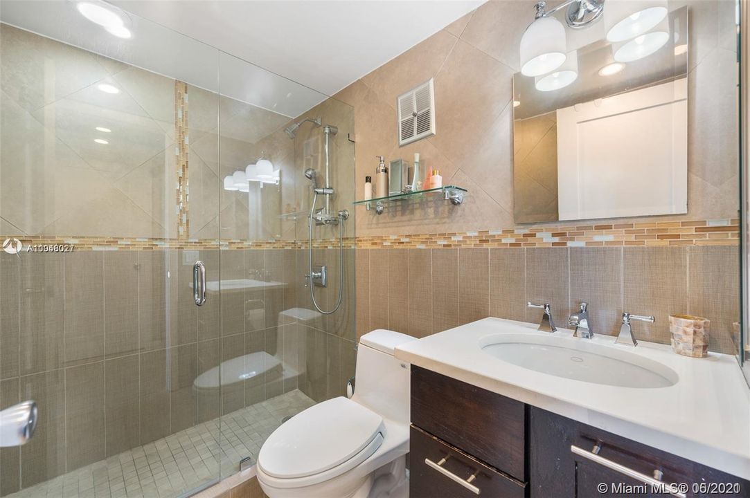 最近租的: $2,750 (2 贝兹, 2 浴室, 1085 平方英尺)