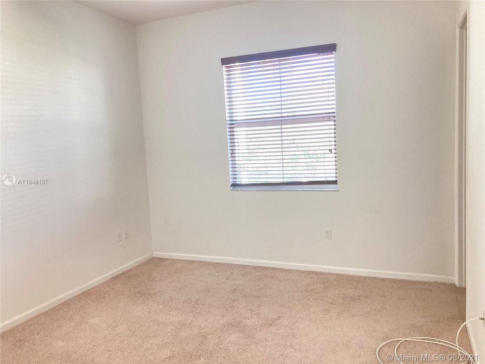 Recently Rented: $3,500 (3 beds, 3 baths, 2907 Square Feet)