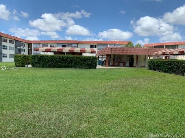 Recently Sold: $64,800 (1 beds, 1 baths, 900 Square Feet)